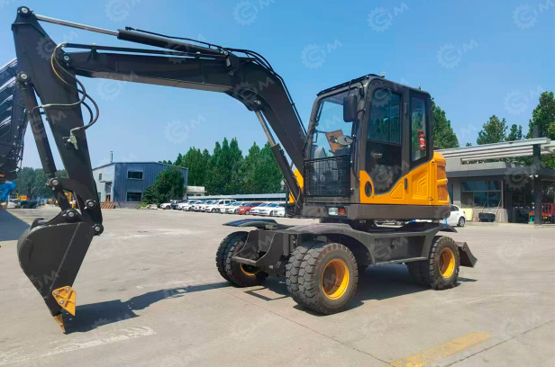 Экскаватор колесный YUGONG YG50, масса 7200кг, ковш 0,21м3, с гидромолотом (диаметр 68мм), с шн - Колёсный экскаватор: фото 1 Экскаватор колесный YUGONG YG50, масса 7200кг, ковш 0,21м3, с гидромолотом (диаметр 68мм), с шн - Колёсный экскаватор: фото 1
