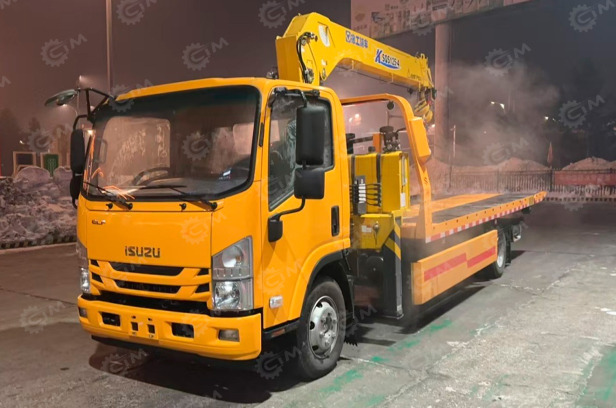 Эвакуатор ISUZU 4x2 дв 151kw (кабина Elf P700 со спальным местом) с КМУ XCMG SQS125-4 гп 5т с ПДУ люлька сдвижная платформа лебедка - Эвакуатор: фото 1 Эвакуатор ISUZU 4x2 дв 151kw (кабина Elf P700 со спальным местом) с КМУ XCMG SQS125-4 гп 5т с ПДУ люлька сдвижная платформа лебедка - Эвакуатор: фото 1