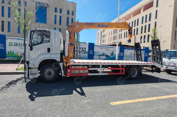 Эвакуатор ISUZU 8x4 дв 257Kw c КМУ XCMG SQS125 гп 5т, сходни механические, с передними аутриге - Эвакуатор: фото 1 Эвакуатор ISUZU 8x4 дв 257Kw c КМУ XCMG SQS125 гп 5т, сходни механические, с передними аутриге - Эвакуатор: фото 1