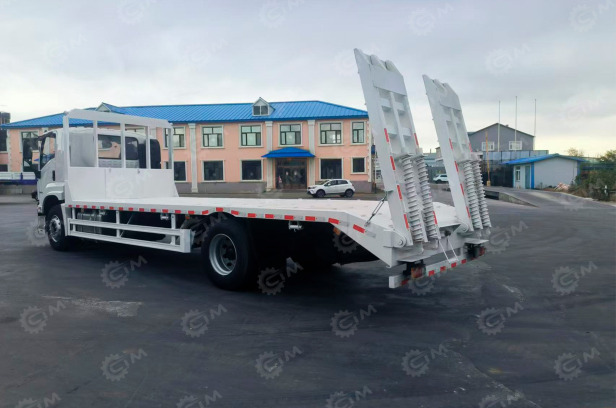 Эвакуатор на шасси ISUZU 4x2 дв 139kw гп 4 т, платформа не сдвижная с гидравлическими сходнями - Эвакуатор: фото 1 Эвакуатор на шасси ISUZU 4x2 дв 139kw гп 4 т, платформа не сдвижная с гидравлическими сходнями - Эвакуатор: фото 1