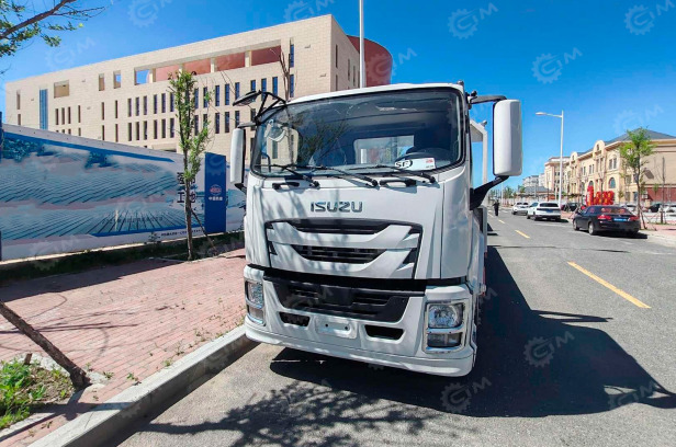 Эвакуатор на шасси ISUZU 4x2 дв 151kw гп 8т GIGA платформа сдвижная кму XCMG SQS125-4 гп 5т лебёдка подъёмное устройство платформа 6500х2450 - Эвакуатор: фото 1 Эвакуатор на шасси ISUZU 4x2 дв 151kw гп 8т GIGA платформа сдвижная кму XCMG SQS125-4 гп 5т лебёдка подъёмное устройство платформа 6500х2450 - Эвакуатор: фото 1
