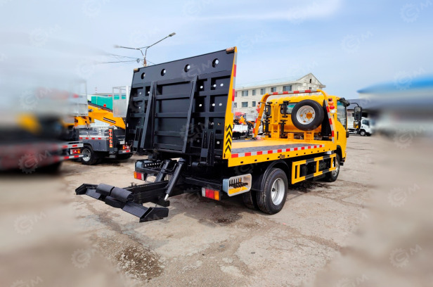 Эвакуатор на шасси ISUZU 4x4 дв 139kw гп 5т сдвижная платформа 5,6м подъёмный механизм - Эвакуатор: фото 1 Эвакуатор на шасси ISUZU 4x4 дв 139kw гп 5т сдвижная платформа 5,6м подъёмный механизм - Эвакуатор: фото 1