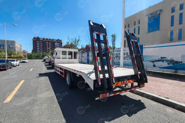 Эвакуатор на шасси ISUZU 6x4 дв 221Kw гп 15т, с передними аутригерами, лебедка 15т - Эвакуатор: фото 1 Эвакуатор на шасси ISUZU 6x4 дв 221Kw гп 15т, с передними аутригерами, лебедка 15т - Эвакуатор: фото 1
