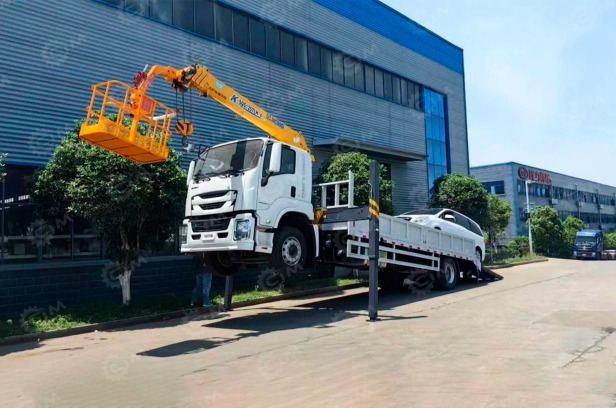 Эвакуатор на шасси ISUZU 6x4 дв 309Kw гп 15т КМУ XCMG SQS200-5 гп 8т, платформа не сдвижная, ги - Эвакуатор: фото 1 Эвакуатор на шасси ISUZU 6x4 дв 309Kw гп 15т КМУ XCMG SQS200-5 гп 8т, платформа не сдвижная, ги - Эвакуатор: фото 1