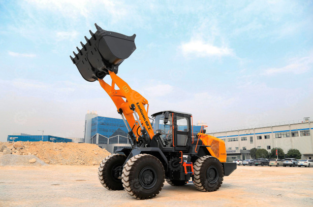 Фронтальный погрузчик LiuGong 855Т гп 5,5т - Колёсный погрузчик: фото 1 Фронтальный погрузчик LiuGong 855Т гп 5,5т - Колёсный погрузчик: фото 1