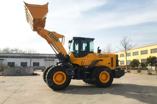 Фронтальный погрузчик YUGONG 946 гп 4т ковш 2,3м3, джойстик, предпусковой подогреватель двигате - Фронтальный погрузчик: фото 1 Фронтальный погрузчик YUGONG 946 гп 4т ковш 2,3м3, джойстик, предпусковой подогреватель двигате - Фронтальный погрузчик: фото 1