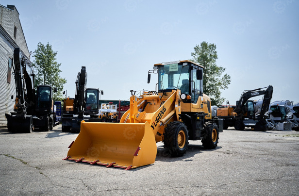 Фронтальный погрузчик YUGONG ZL20, джойстик, 3 контура, быстросъем, ковш 4в1 под быстросъем, па - Колёсный погрузчик: фото 1 Фронтальный погрузчик YUGONG ZL20, джойстик, 3 контура, быстросъем, ковш 4в1 под быстросъем, па - Колёсный погрузчик: фото 1