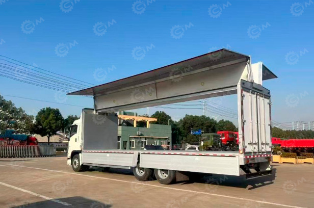 Фургон "Бабочка" на шасси ISUZU 4х2 дв 151Kw, фургон 5500х2200х2200 - Грузовик с закрытым кузовом: фото 1 Фургон "Бабочка" на шасси ISUZU 4х2 дв 151Kw, фургон 5500х2200х2200 - Грузовик с закрытым кузовом: фото 1