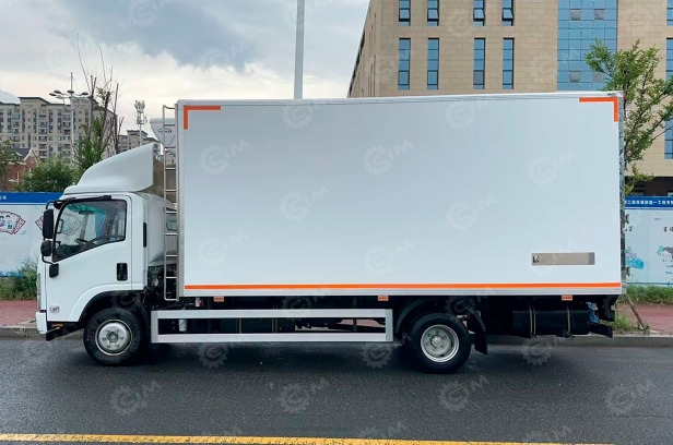 Фургон изотермический на шасси ISUZU 4х2 дв 139 kw гп 6 (фургон 6200*2300*2400mm) - Изотермический грузовик: фото 2 Фургон изотермический на шасси ISUZU 4х2 дв 139 kw гп 6 (фургон 6200*2300*2400mm) - Изотермический грузовик: фото 2