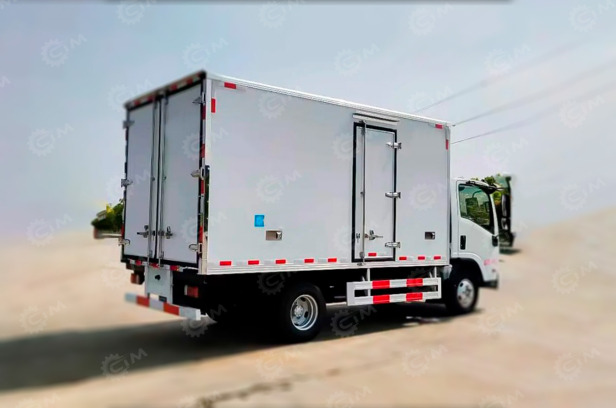 Фургон рефрежиратор на шасси ISUZU 4х4 дв 96Kw гп 2т фургон 4000*2100*1800 Холодильная установка Carrier C350 - Рефрижератор: фото 1 Фургон рефрежиратор на шасси ISUZU 4х4 дв 96Kw гп 2т фургон 4000*2100*1800 Холодильная установка Carrier C350 - Рефрижератор: фото 1