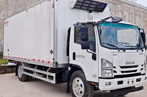 Фургон рефрижератор на шасси ISUZU 4х2 дв 139kw гп 5 тонн (фургон 6880х2090х2070, холодильная - Рефрижератор: фото 1 Фургон рефрижератор на шасси ISUZU 4х2 дв 139kw гп 5 тонн (фургон 6880х2090х2070, холодильная - Рефрижератор: фото 1