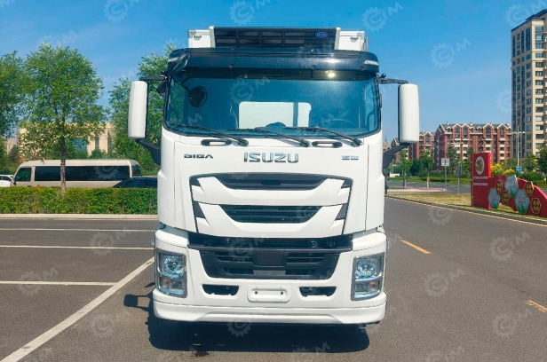 Фургон рефрижератор на шасси ISUZU 4х2 дв 221kw гп 9 тонн (фургон 7300х2340х2300) две холодильн - Рефрижератор: фото 2 Фургон рефрижератор на шасси ISUZU 4х2 дв 221kw гп 9 тонн (фургон 7300х2340х2300) две холодильн - Рефрижератор: фото 2