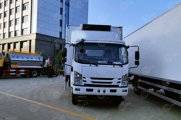 Фургон рефрижератор на шасси ISUZU 4х4 дв 96Kw гп 2т фургон 4200х2200х2200 Холодильная установк - Рефрижератор: фото 2 Фургон рефрижератор на шасси ISUZU 4х4 дв 96Kw гп 2т фургон 4200х2200х2200 Холодильная установк - Рефрижератор: фото 2