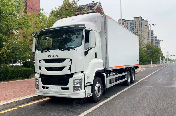 Фургон рефрижератор на шасси ISUZU 6x4 дв 279kw гп 22 тонн (фургон 950024402600) холодильная ус - Рефрижератор: фото 1 Фургон рефрижератор на шасси ISUZU 6x4 дв 279kw гп 22 тонн (фургон 950024402600) холодильная ус - Рефрижератор: фото 1