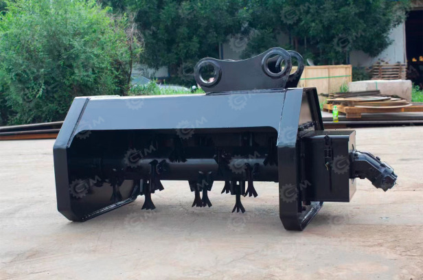 Гидравлическая цепная косилка для экскаватора колесного YUGONG YG150S - Косилка-измельчитель/ Мульчер: фото 1 Гидравлическая цепная косилка для экскаватора колесного YUGONG YG150S - Косилка-измельчитель/ Мульчер: фото 1