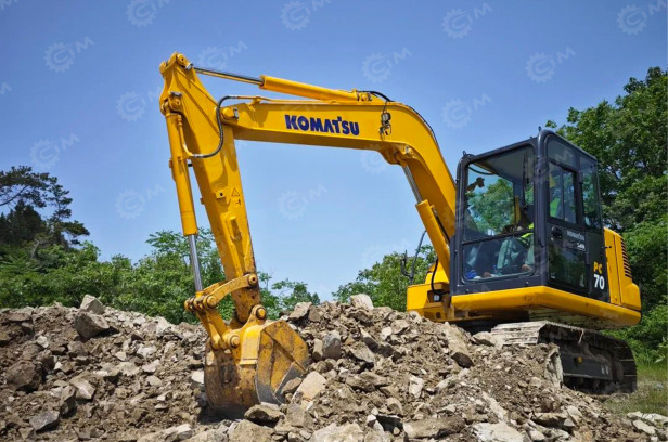 Гусеничный экскаватор KOMATSU PC70-11MO вес 6600кг, ковш 0,33-0,37м3 - Мини-экскаватор: фото 1 Гусеничный экскаватор KOMATSU PC70-11MO вес 6600кг, ковш 0,33-0,37м3 - Мини-экскаватор: фото 1