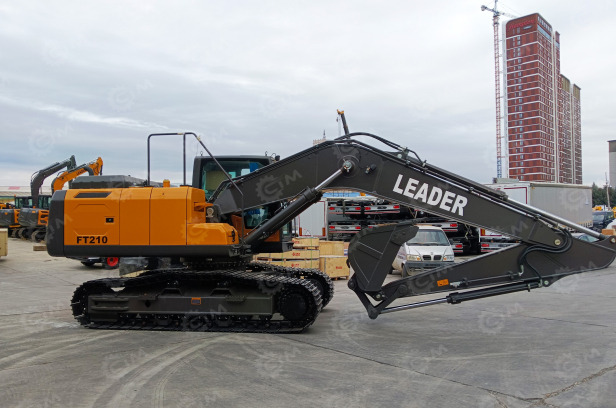 Гусеничный экскаватор LEADER 210 вес 21т ковш 1м3 - Гусеничный экскаватор: фото 1 Гусеничный экскаватор LEADER 210 вес 21т ковш 1м3 - Гусеничный экскаватор: фото 1