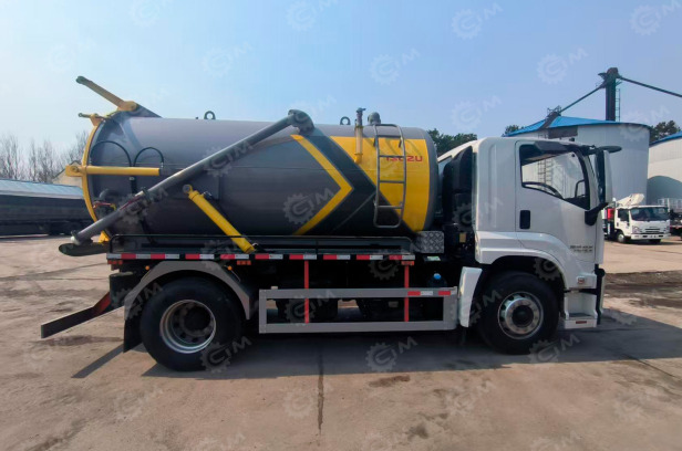 Илосос на шасси ISUZU 4x2 дв 139kw бочка 10м3 насос 420м3ч - Ассенизатор: фото 1 Илосос на шасси ISUZU 4x2 дв 139kw бочка 10м3 насос 420м3ч - Ассенизатор: фото 1