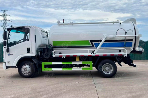 Илосос на шасси ISUZU 4x2 дв 151KW бочка 12м3 насос Weilong 65QZXDH-1107000 110лсек, бочка из н - Ассенизатор, илосос: фото 1 Илосос на шасси ISUZU 4x2 дв 151KW бочка 12м3 насос Weilong 65QZXDH-1107000 110лсек, бочка из н - Ассенизатор, илосос: фото 1