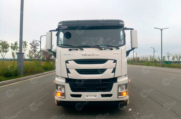 Илосос на шасси ISUZU 4x2 дв 177kw объем бочки 15м3 насос SK-15 - Ассенизатор, илосос: фото 1 Илосос на шасси ISUZU 4x2 дв 177kw объем бочки 15м3 насос SK-15 - Ассенизатор, илосос: фото 1