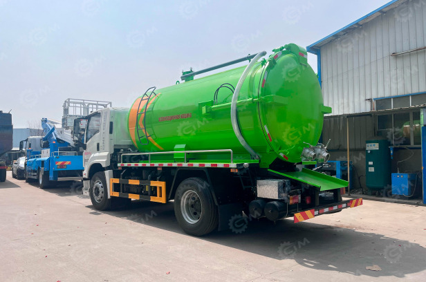 Илосос на шасси ISUZU 4x4 дв 139kw бочка 10м3 насос XD-360 - Ассенизатор: фото 1 Илосос на шасси ISUZU 4x4 дв 139kw бочка 10м3 насос XD-360 - Ассенизатор: фото 1