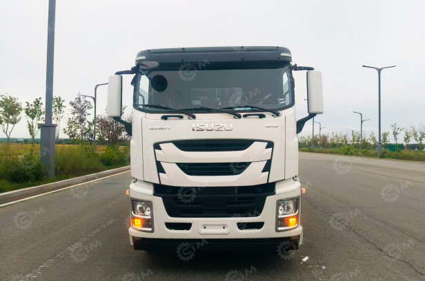 Илосос на шасси ISUZU 6x4 дв 221kw бочка 13м3 бак для чистой воды 2м3 насос Jurop DL-250, писто - Ассенизатор: фото 1 Илосос на шасси ISUZU 6x4 дв 221kw бочка 13м3 бак для чистой воды 2м3 насос Jurop DL-250, писто - Ассенизатор: фото 1