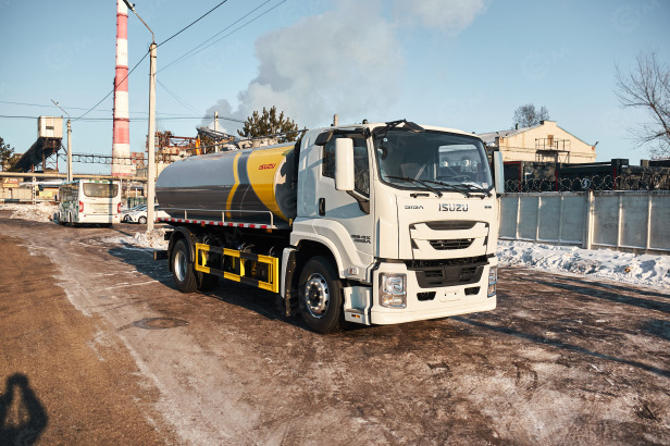 Илосос на шасси ISUZU GIGA 4x2 дв 151kw бочка 12м3 насос XD-360 360м3/ч - Ассенизатор: фото 1 Илосос на шасси ISUZU GIGA 4x2 дв 151kw бочка 12м3 насос XD-360 360м3/ч - Ассенизатор: фото 1