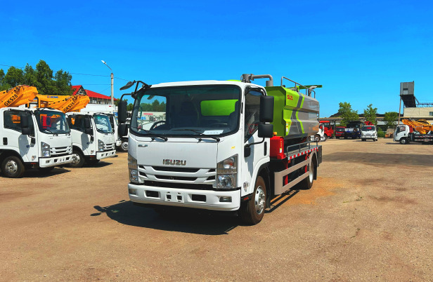 Илосос с размывом (каналопромывочная машина) на шасси ISUZU 4x2 дв 139kw бочка для сточных вод - Ассенизатор: фото 1 Илосос с размывом (каналопромывочная машина) на шасси ISUZU 4x2 дв 139kw бочка для сточных вод - Ассенизатор: фото 1