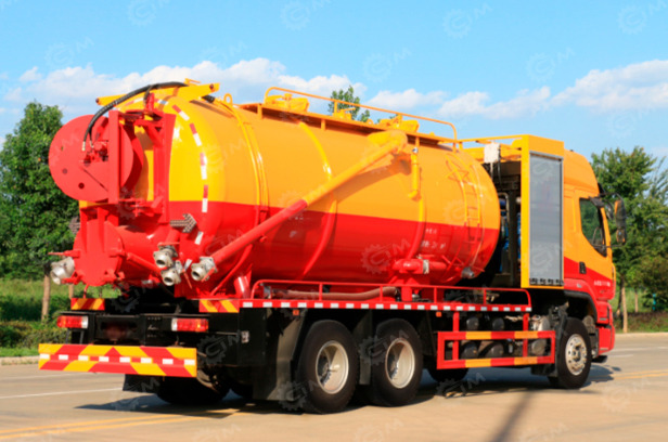 Илосос с размывом (каналопромывочная машина) на шасси ISUZU 6x4 дв 221kw бочка для сточных вод - Ассенизатор: фото 1 Илосос с размывом (каналопромывочная машина) на шасси ISUZU 6x4 дв 221kw бочка для сточных вод - Ассенизатор: фото 1