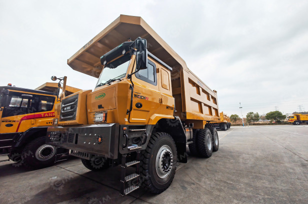 Карьерный самосвал LOVOL WT130 гп 90 тонн - Карьерный самосвал: фото 1 Карьерный самосвал LOVOL WT130 гп 90 тонн - Карьерный самосвал: фото 1