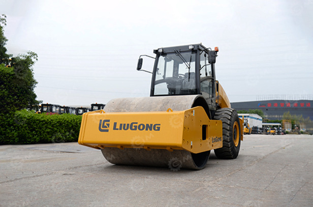 Каток грунтовый LiuGong 6620EG4 масса 20т - Каток: фото 1 Каток грунтовый LiuGong 6620EG4 масса 20т - Каток: фото 1