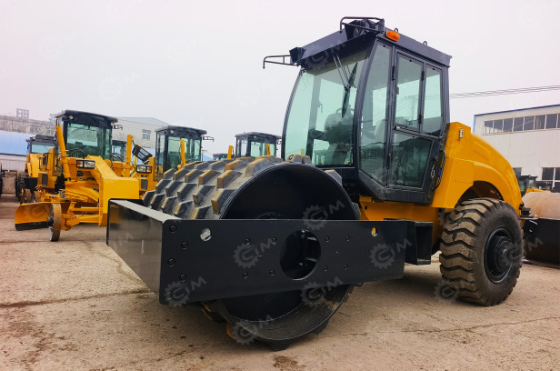 Каток грунтовый вибрационный LUTONG LT212В с бандажом - Каток: фото 1 Каток грунтовый вибрационный LUTONG LT212В с бандажом - Каток: фото 1