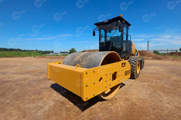 Каток грунтовый вибрационный SEM520F масса 20т - Каток: фото 1 Каток грунтовый вибрационный SEM520F масса 20т - Каток: фото 1