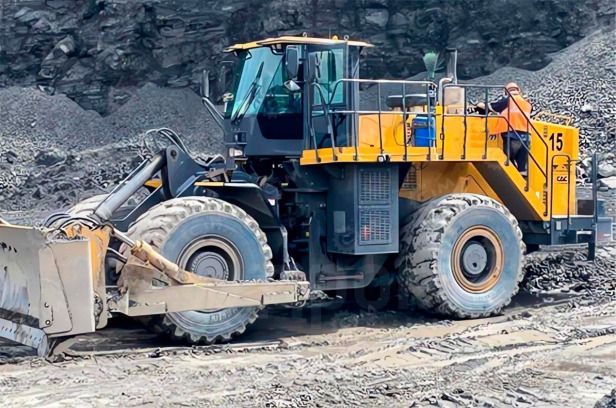 Колесный бульдозер YUGONG DL560 с огнетушительной системой - Бульдозер: фото 1 Колесный бульдозер YUGONG DL560 с огнетушительной системой - Бульдозер: фото 1