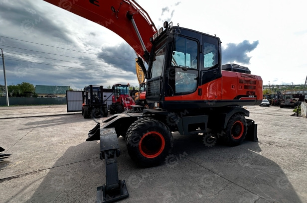 Колёсный экскаватор Колесный экскаватор HENGTE HT215W ковш 1м3, масса 22180кг: фото 6