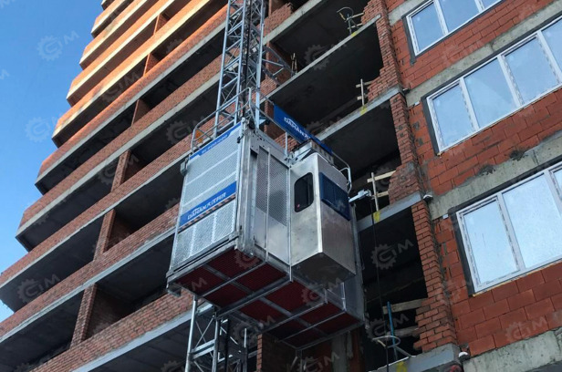 Мачтовый грузопассажирский подъемник Dahan SC200 (одна кабина) высота 60м, г/п 2т - Вертикальный мачтовый подъемник: фото 1 Мачтовый грузопассажирский подъемник Dahan SC200 (одна кабина) высота 60м, г/п 2т - Вертикальный мачтовый подъемник: фото 1