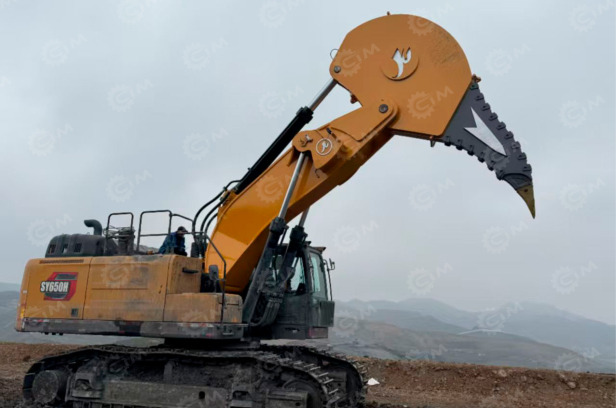 Мегарыхлитель на гусеничный экскаватор KOMATSU PC1250-11R - Рыхлитель: фото 1 Мегарыхлитель на гусеничный экскаватор KOMATSU PC1250-11R - Рыхлитель: фото 1