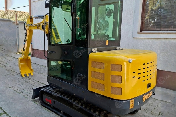 Мини-экскаватор RIPPA R350 с поворотной стрелой, дв Kubota V1505, 4 цилиндра - Мини-экскаватор: фото 4 Мини-экскаватор RIPPA R350 с поворотной стрелой, дв Kubota V1505, 4 цилиндра - Мини-экскаватор: фото 4