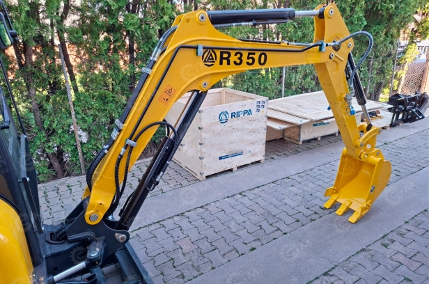 Мини-экскаватор RIPPA R350 с поворотной стрелой, дв Kubota V1505, 4 цилиндра - Мини-экскаватор: фото 5 Мини-экскаватор RIPPA R350 с поворотной стрелой, дв Kubota V1505, 4 цилиндра - Мини-экскаватор: фото 5