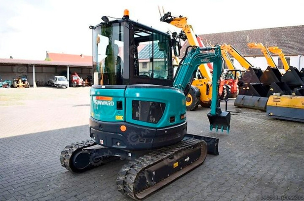 Мини-экскаватор Sunward SWE35UF ковш 0,25м3, быстросъем, гидромолот - Мини-экскаватор: фото 3 Мини-экскаватор Sunward SWE35UF ковш 0,25м3, быстросъем, гидромолот - Мини-экскаватор: фото 3
