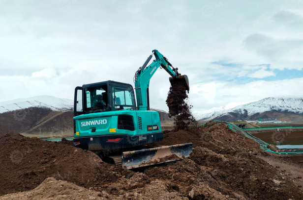 Мини-экскаватор Sunward SWE60F-3 быстросьем, гидромолот - Мини-экскаватор: фото 1 Мини-экскаватор Sunward SWE60F-3 быстросьем, гидромолот - Мини-экскаватор: фото 1