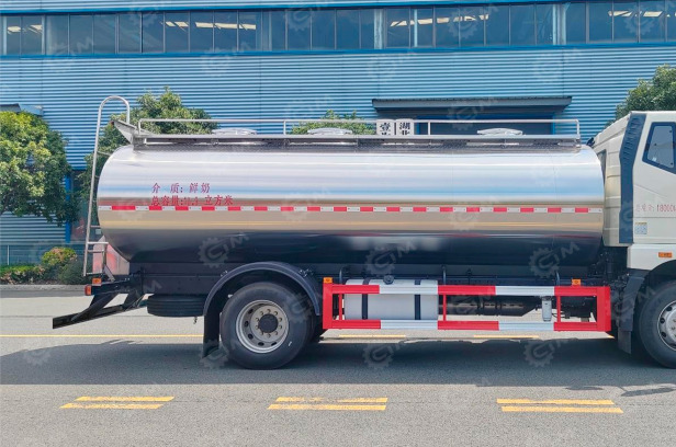 Молоковоз на шасси ISUZU 6х4 дв 221kw бочка 14м3 - Грузовик-цистерна: фото 1 Молоковоз на шасси ISUZU 6х4 дв 221kw бочка 14м3 - Грузовик-цистерна: фото 1