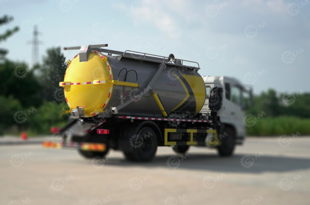 Надстройка к ассенизатору бочка 8м3 насос XD-300 всасывающий шланг рядом со сливным, быстроразъ - Ассенизатор, илосос: фото 1 Надстройка к ассенизатору бочка 8м3 насос XD-300 всасывающий шланг рядом со сливным, быстроразъ - Ассенизатор, илосос: фото 1