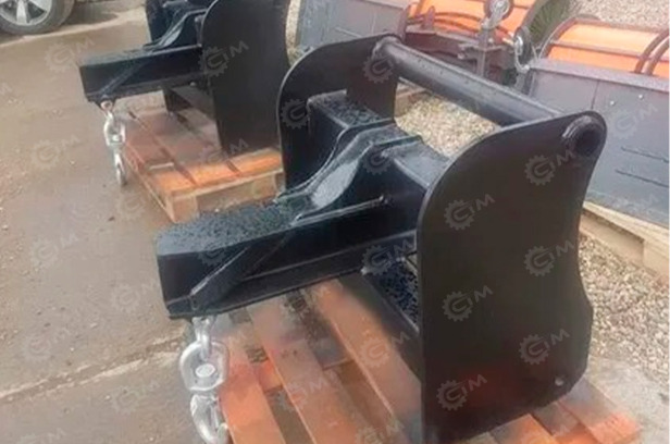 Крюковая навеска на Телескопический погрузчик Yugong TR730, 735 - Навесное оборудование: фото 1 Крюковая навеска на Телескопический погрузчик Yugong TR730, 735 - Навесное оборудование: фото 1