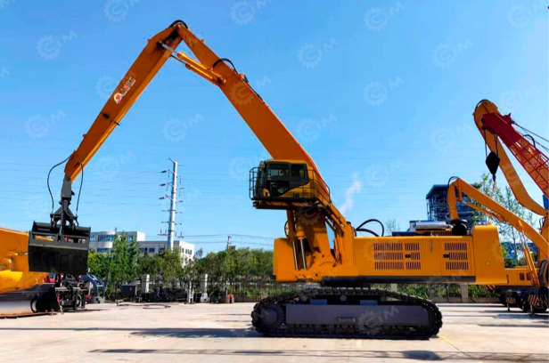 Перегружатель гусеничный BADA WYS80 с грейферным захватом - Экскаватор-перегружатель: фото 1 Перегружатель гусеничный BADA WYS80 с грейферным захватом - Экскаватор-перегружатель: фото 1