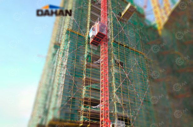 Подъёмник мачтовый грузо-пасажирский Dahan SC200 1 кабина, высота 45м гп 2т - Вертикальный мачтовый подъемник: фото 1 Подъёмник мачтовый грузо-пасажирский Dahan SC200 1 кабина, высота 45м гп 2т - Вертикальный мачтовый подъемник: фото 1