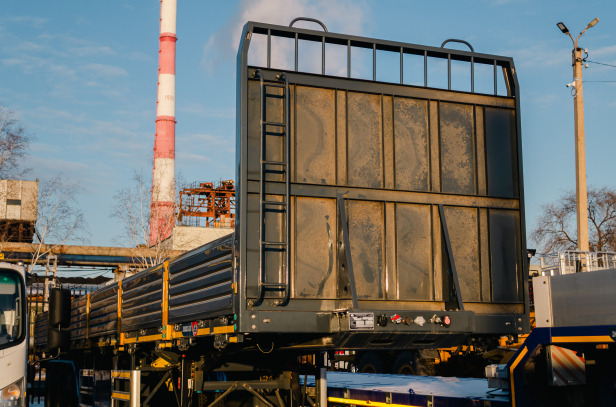 Полуприцеп бортовой LUXUDA LZC9408 3 оси fuwa 13т рессоры гп 50 тонн 14000*2550*3800 фитинги к - Полуприцеп бортовой/ Платформа: фото 1 Полуприцеп бортовой LUXUDA LZC9408 3 оси fuwa 13т рессоры гп 50 тонн 14000*2550*3800 фитинги к - Полуприцеп бортовой/ Платформа: фото 1