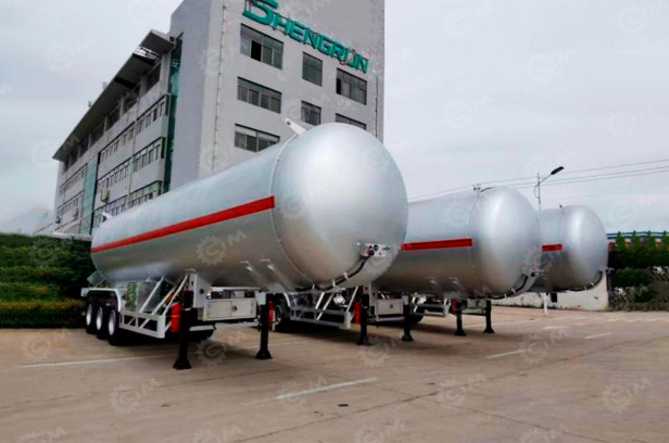 Полуприцеп для перевозки сжиженного газа SHENGRUN 3 оси FUWA, объем 48м3, 20 тонн - Полуприцеп-цистерна: фото 1 Полуприцеп для перевозки сжиженного газа SHENGRUN 3 оси FUWA, объем 48м3, 20 тонн - Полуприцеп-цистерна: фото 1