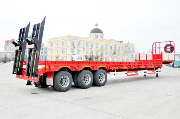 Полуприцеп-трал AMUR LYR9606TDP с уширителями 3 оси, гп 60т, ССУ1500, рабочая площадка 12320мм - Низкорамный полуприцеп: фото 1 Полуприцеп-трал AMUR LYR9606TDP с уширителями 3 оси, гп 60т, ССУ1500, рабочая площадка 12320мм - Низкорамный полуприцеп: фото 1