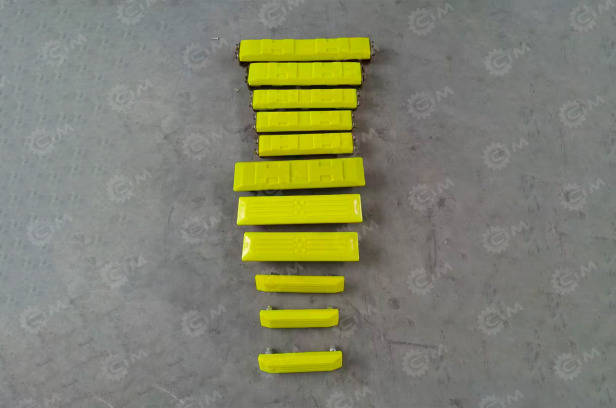 Резиновые накладки на экскаватор Sunward SWE60F-3 - Гусеница для Экскаваторов: фото 1 Резиновые накладки на экскаватор Sunward SWE60F-3 - Гусеница для Экскаваторов: фото 1